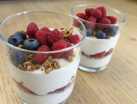 Berry & Greek Yogurt Parfait with Granola is Delicious!