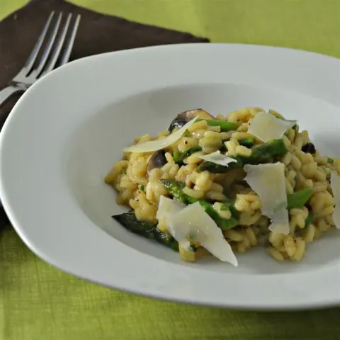 Mushroom Asparagus Risotto – Creamy, Comforting, and Fresh from the Garden