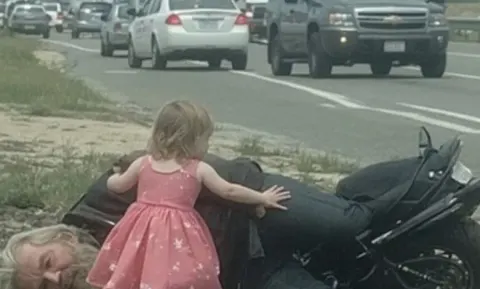 👑 Little Girl in Princess Dress Saves a Stranger