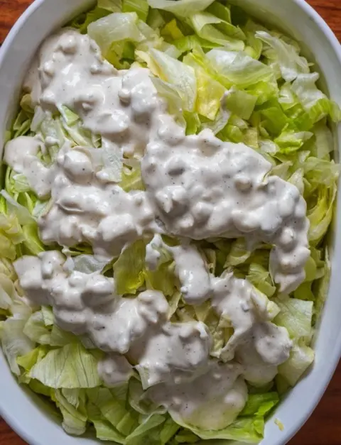 North Woods Inn Salad – The Iconic, Crunchy, Addictive Steakhouse-Style Salad You Can Make at Home