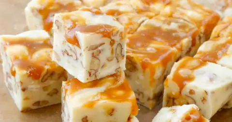5-Minute White Chocolate Caramel Pecan Fudge 🍫✨ – Irresistibly Creamy & Foolproof!
