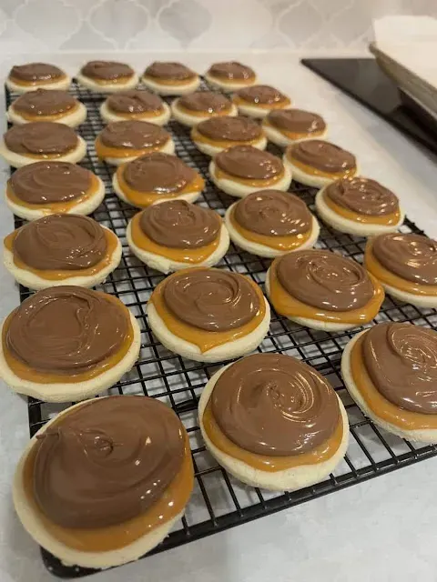 Twix Cookies Delight: Buttery, Caramelly & Dipped in Dreamy Chocolate