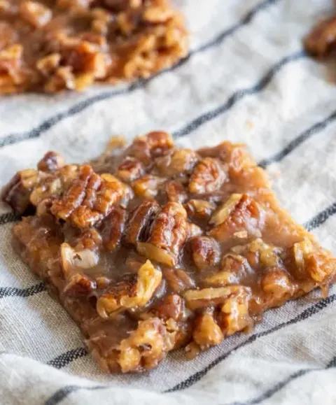 Pecan Pie Bark: The Addictive, Buttery, Crunchy Treat You’ll Make All Season Long