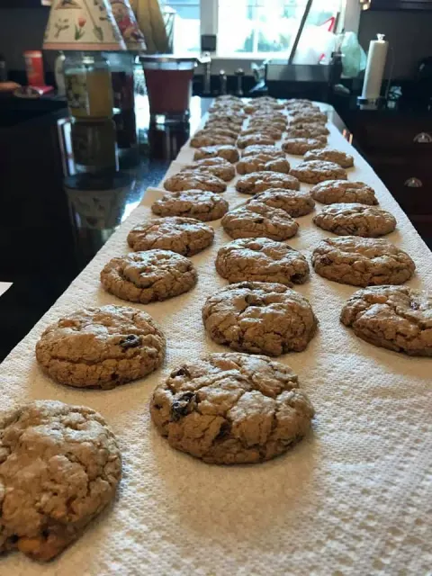 Homemade Oatmeal Raisin Cookies (Soft, Old-Fashioned & Bakery-Style)