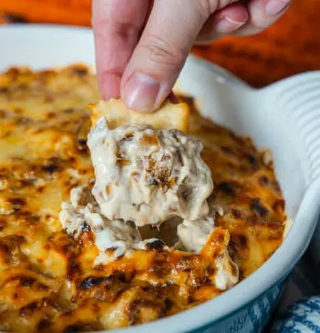 Baked French Onion Dip: Warm, Creamy, and Irresistibly Savory