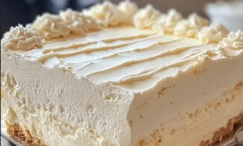 Classic Cream Cheese Cake with Creamy Frosting