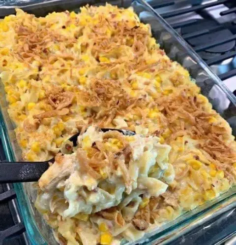 Dolly Parton’s 5-Ingredient Casserole (Incredibly Simple, Comforting & Crowd-Pleasing)
