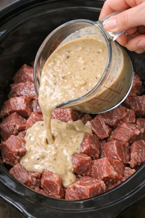 Slow Cooker Family-Style Beef Stroganoff: Comfort in Every Bite