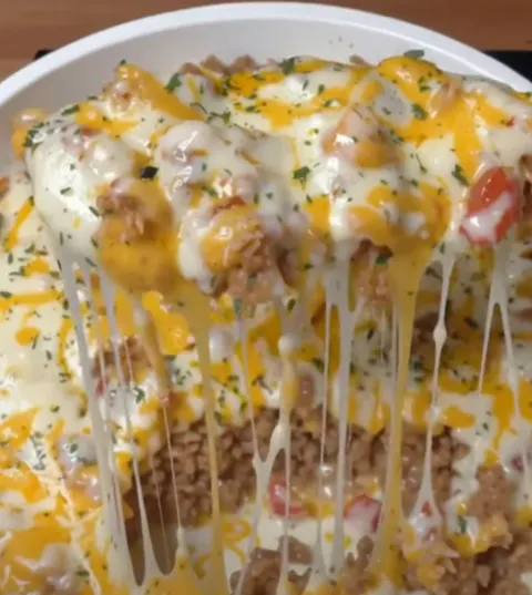 Easy One Pan Unstuffed Pepper Skillet: The Ultimate Deconstructed Classic with Cheesy Rice Excellence