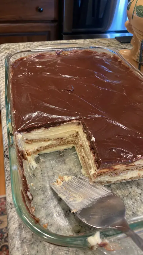 No Bake Chocolate Eclair Cake 🍫🍰