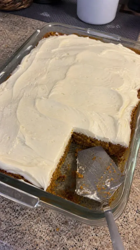 Pumpkin Bars With Cream Cheese Frosting 🎃🍰