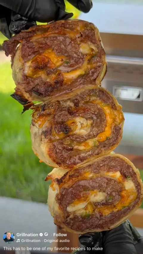 Crispy Jalapeño Bacon Tortilla Beef Pinwheels 🌮🥓🧀
